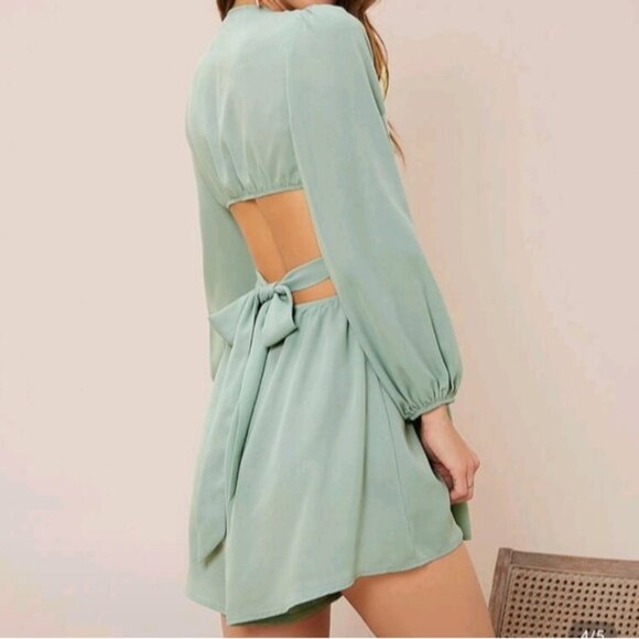 NWOT Shein Sage Green Cutout Romper Size Small - Picture 6 of 6